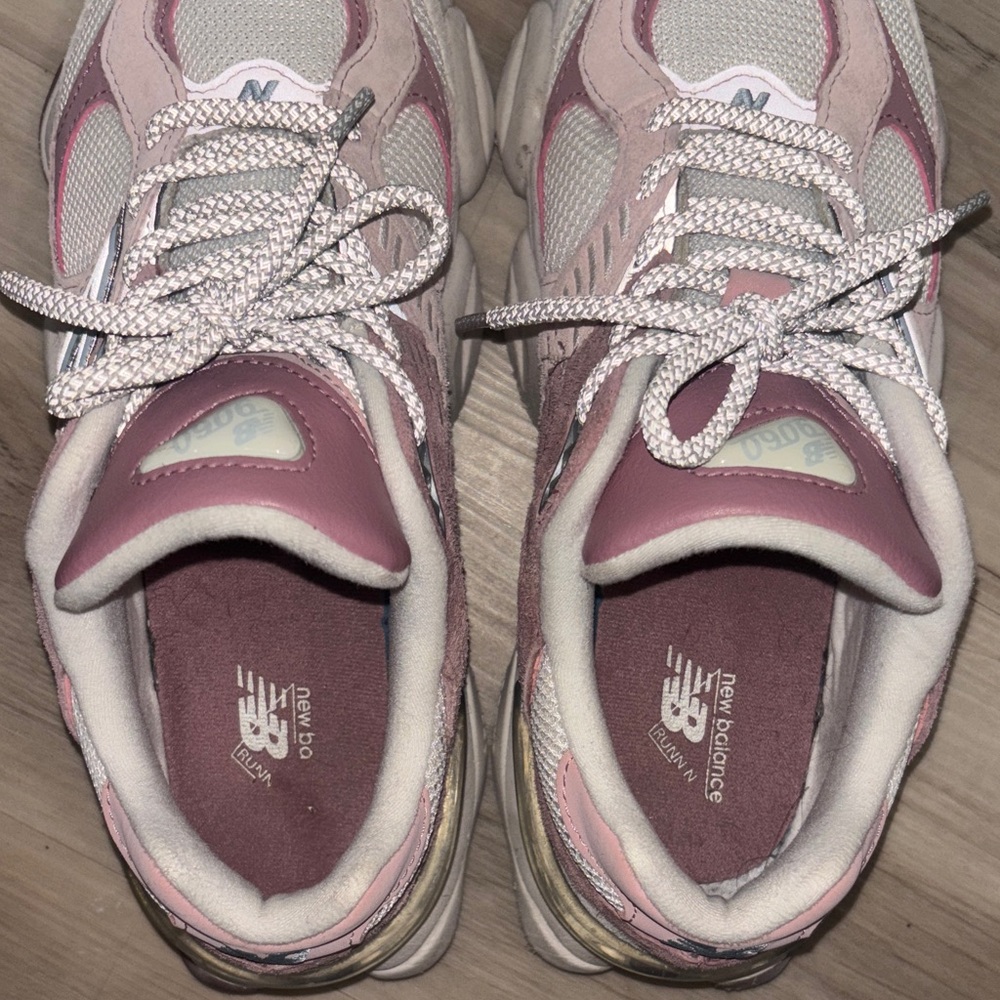 New Balance 9060 size 8.5 women’s sneakers TEMPORARILY UNAVAILABLE-read details - Picture 7 of 13